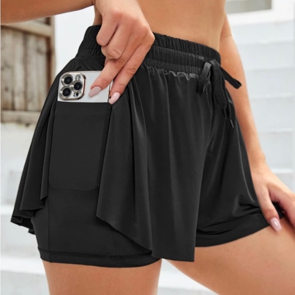 Pants - Black flowy shorts!!
